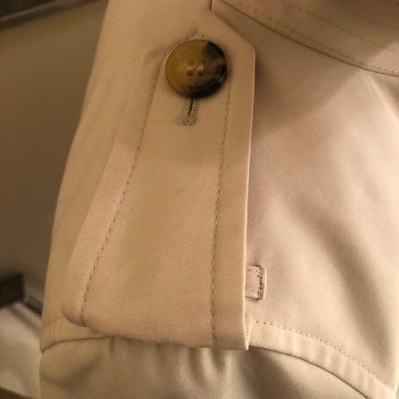 Burberry Trench Coat, Short (mid-thigh), Womens - Picture 12 of 15